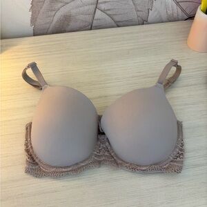 Elegant Lace Trimmed Bra in Taupe
